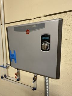 Electric Tankless Water Heater - Image 4