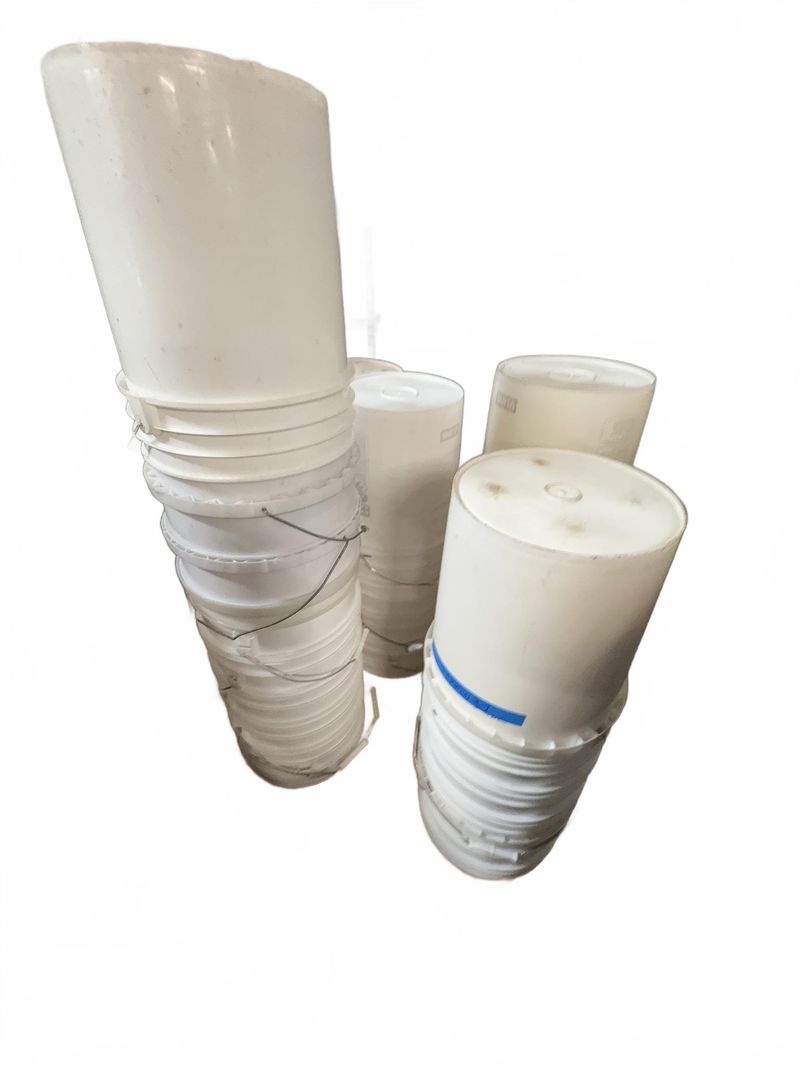 Plastic Buckets w/Lids - Image 1