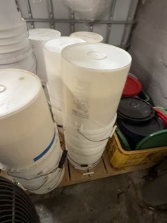 Plastic Buckets w/Lids - Image 5