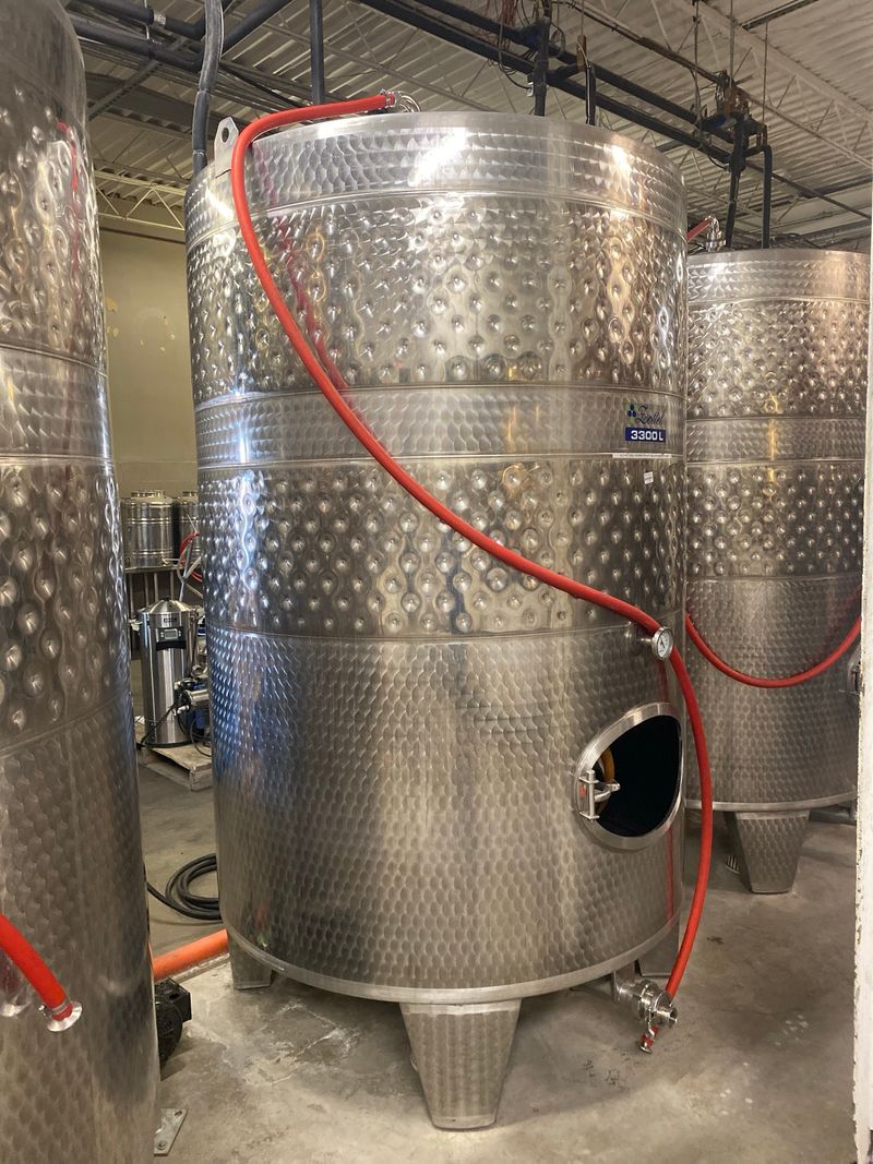 Fermenter Tank #2, 872 Gal - Image 1