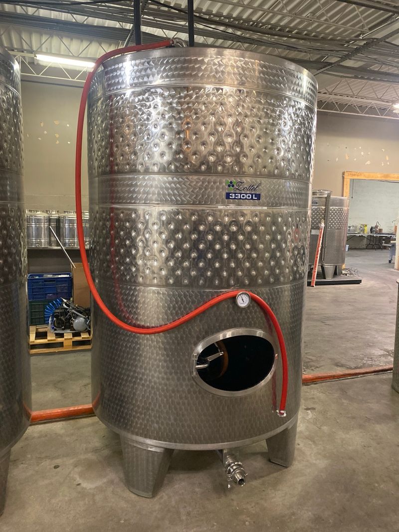 Fermenter Tank #4, 872 Gal - Image 1