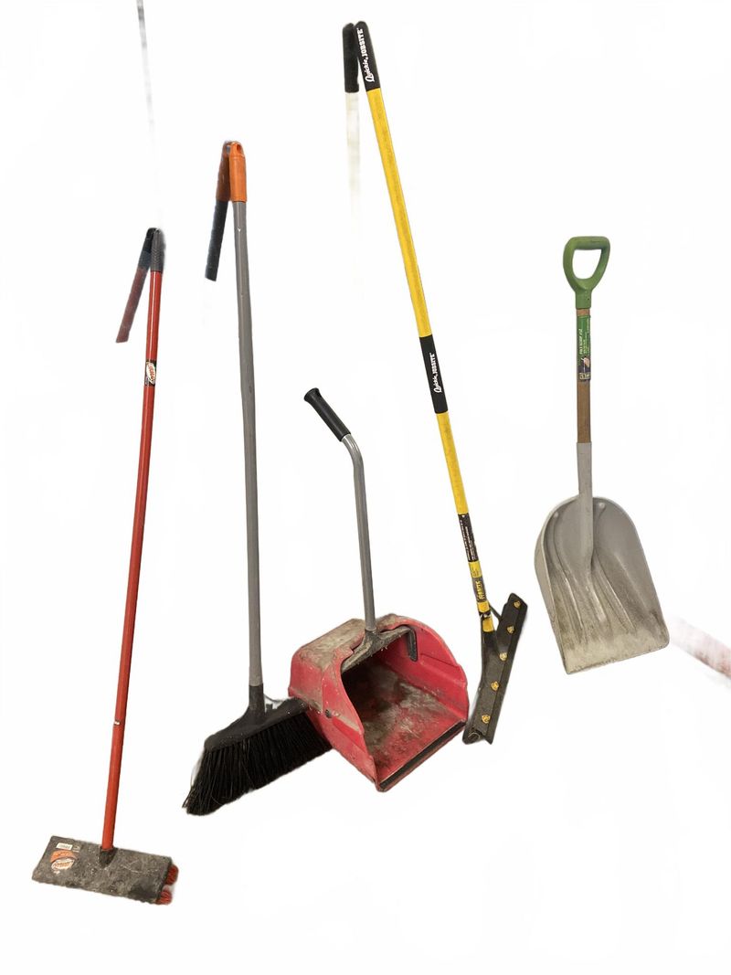 Warehouse Cleaning Tools - Image 1