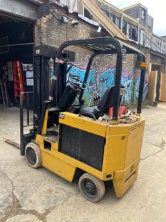 Electric Forklift with Charger - Image 5