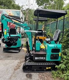 Mini Excavator  - Image 4