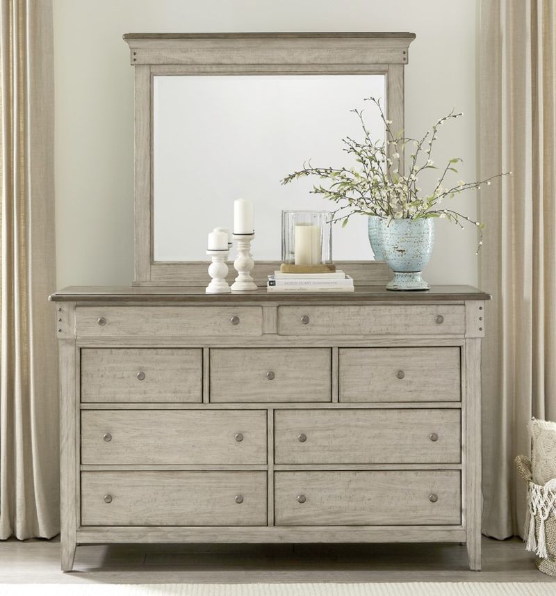 Ivy Hollow 9D Dresser
