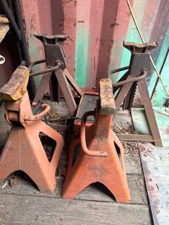 Jack Stand - Image 1