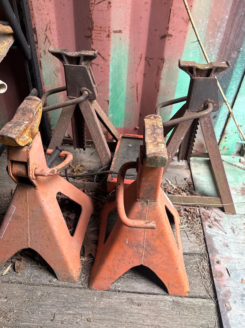 Jack Stand - Image 1