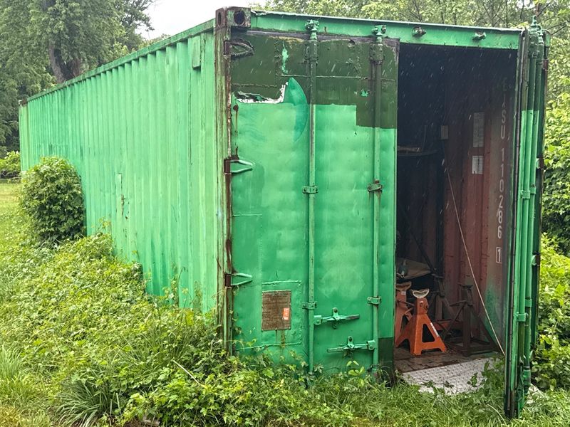 Shipping container - Image 1