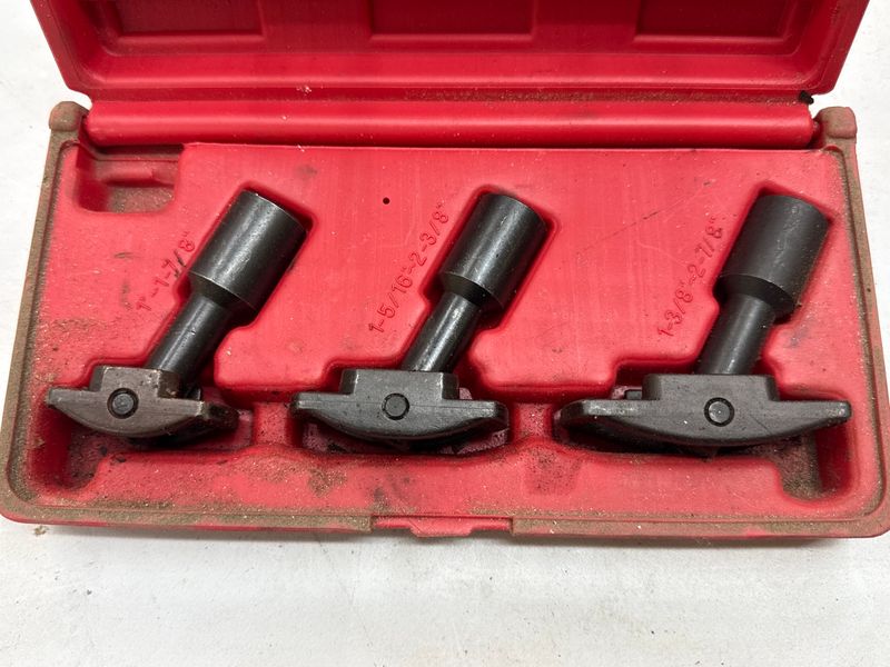 Rear Axel Bearing Puller Set - Image 1