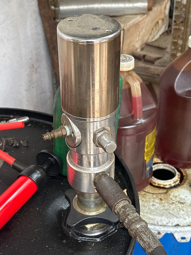 Pneumatic pump - Image 1