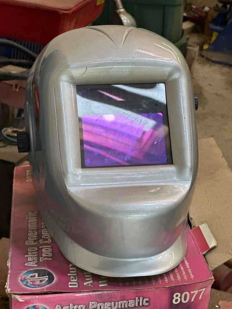Welding shield - Image 1