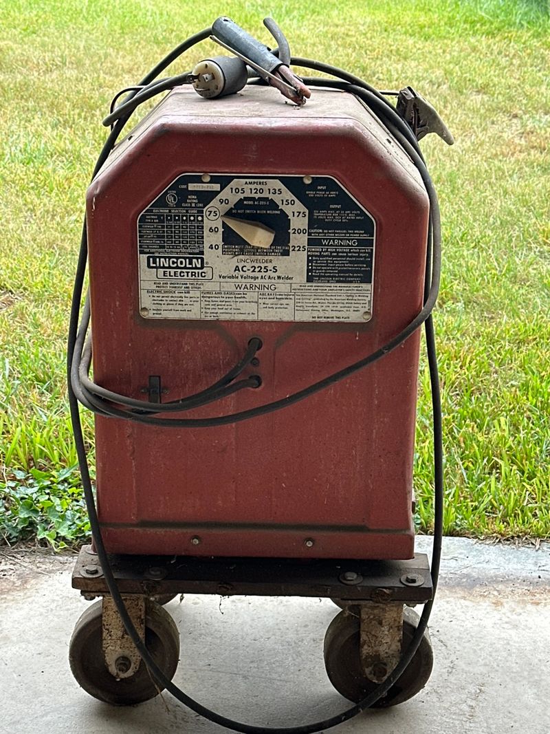 Lincoln Electric AC-225-S Arc Welder - Image 1