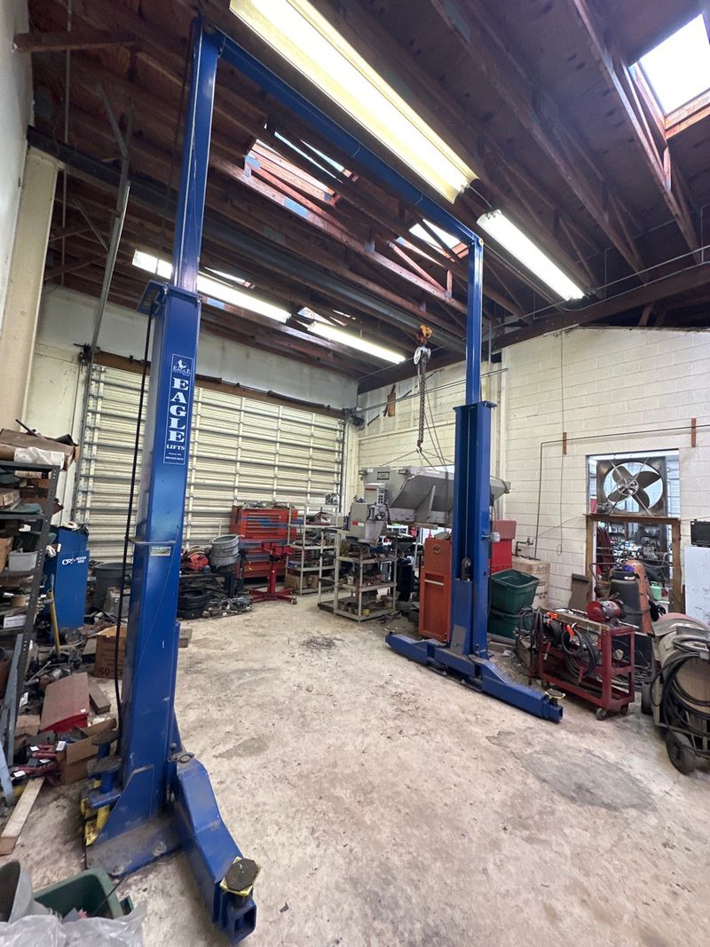 Truck lift - Image 1