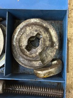 Coil spring compressor - Image 2