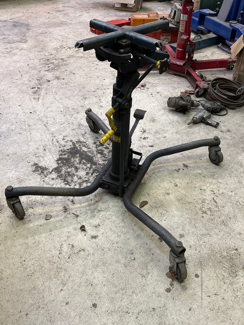 Transmission jack - Image 1