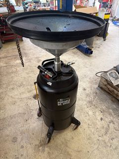 Portable oil drain - Image 1