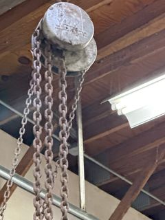 Chain hoist - Image 1