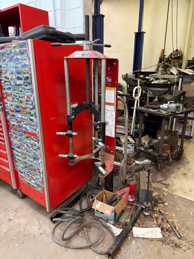 Strut spring compressor - Image 1