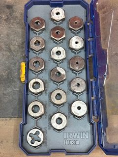 Self aligning die set - Image 2