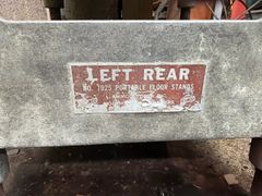 Portable floor stands - Image 2