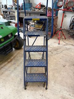 Rolling staircase - Image 2