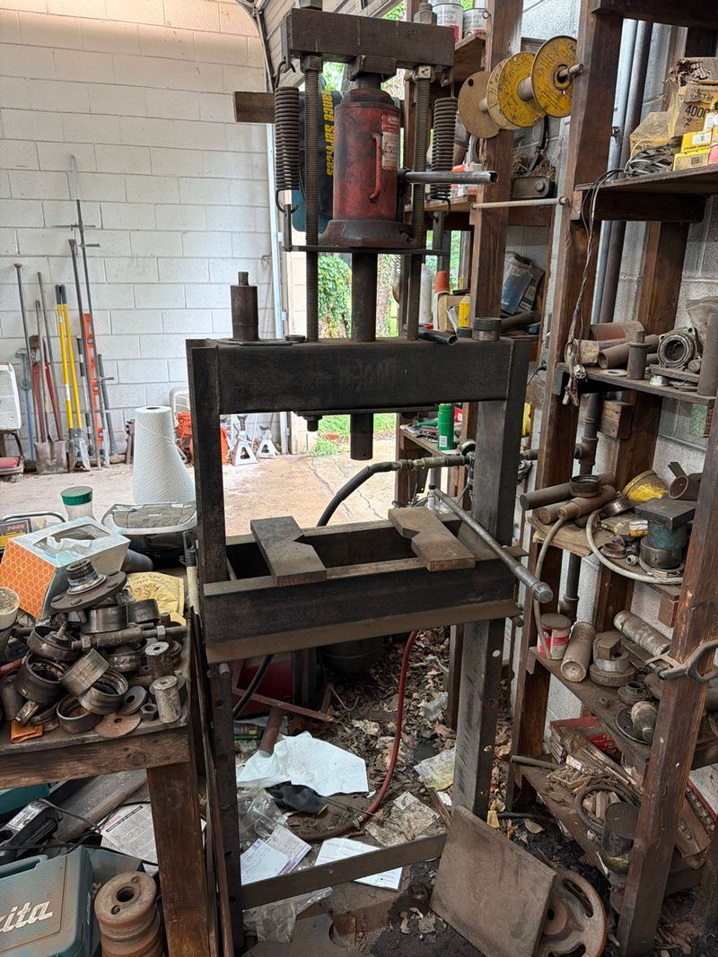 Hydraulic Shop Press - Image 1