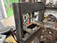 Hydraulic Shop Press - Image 3