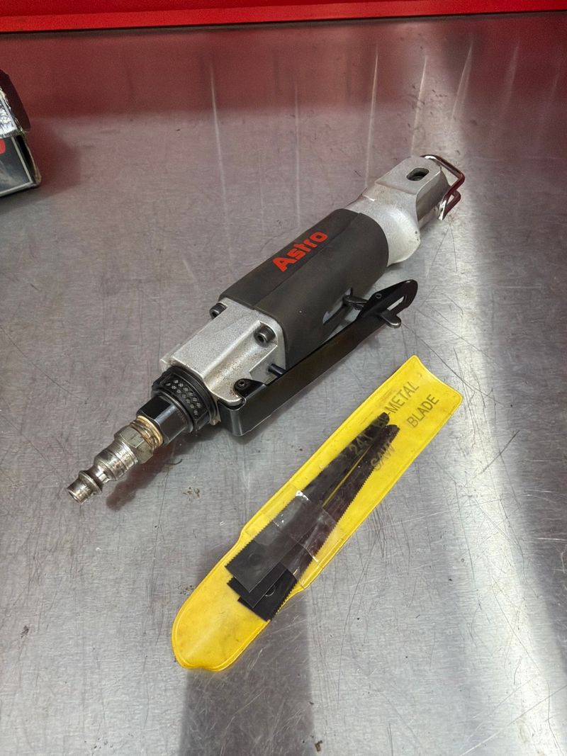 Air saber saw - Image 1