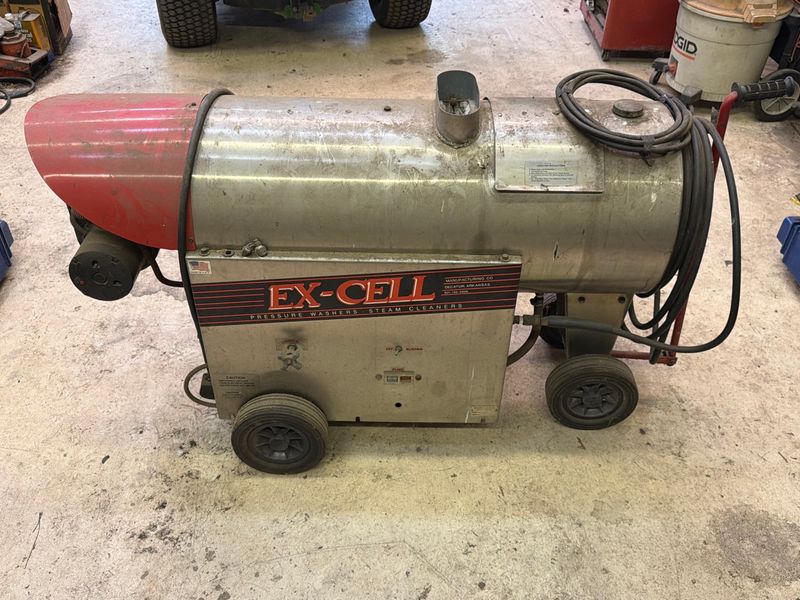 Pressure Washer and Steamer - Image 1