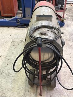 Pressure Washer and Steamer - Image 3
