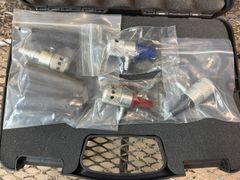 Fuel service adaptor set - Image 2