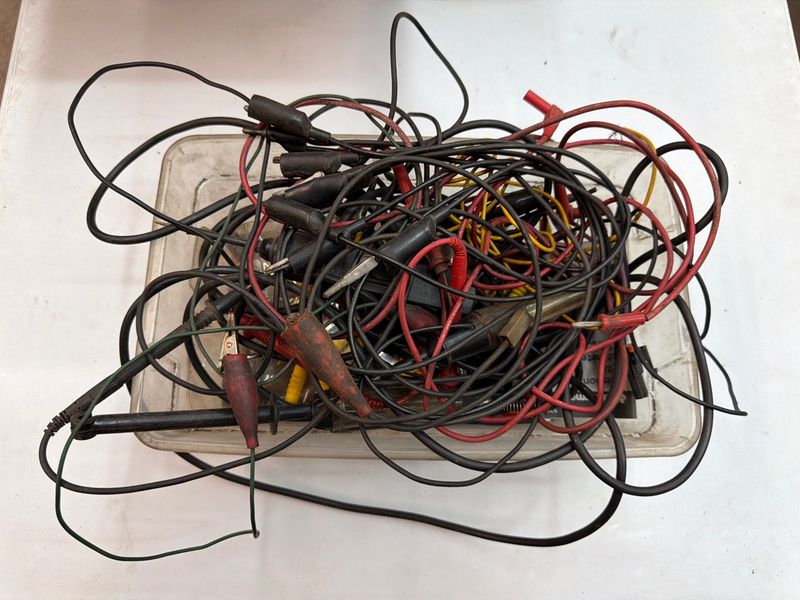 Probe and test leads - Image 1