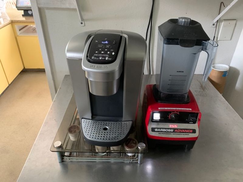 Sold at Auction: KEURIG K-ELITE HOT & ICED COFFEE BREWER