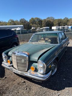 1969 Mercedes Benz 280 SE - Image 2