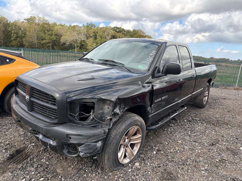 2007 Dodge Ram 1500 Truck 4X4 - Image 1