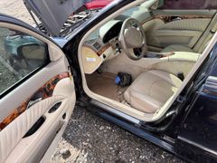 2005 Mercedes E320 CDI - Image 12