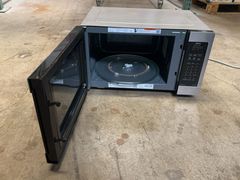 Panasonic and Oster Microwave Ovens - Image 4