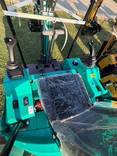 H16R Mini Excavator - Image 3