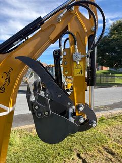 QK20R Mini Excavator Hydraulic Thumb - Image 4