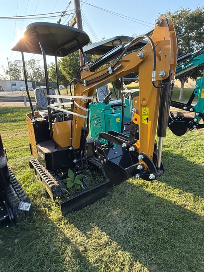 H13R Mini Excavator - Image 1