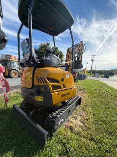 QK20R Mini Excavator Hydraulic Thumb - Image 6