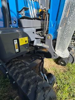 DM20YM Diesel Mini Excavator Hydraulic Thumb - Image 8