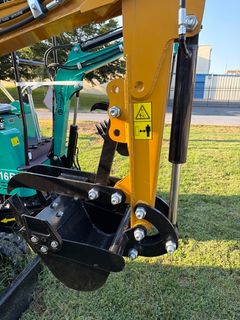 H13R Mini Excavator  - Image 4
