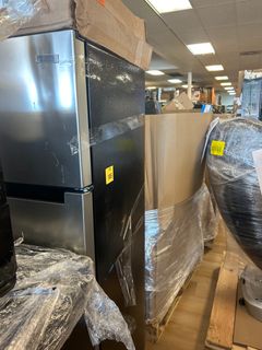 Vissani 7.2 cu. ft. Top Freezer Refrigerator in Fingerprint Resistant Stainless Steel Look MDTF7SSES4 - Image 4