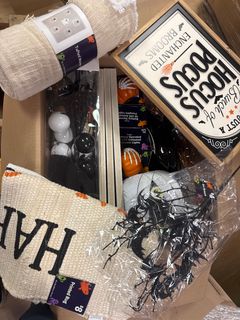 Halloween box - Image 1