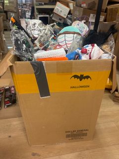 Big Halloween box more than 30 items  - Image 2