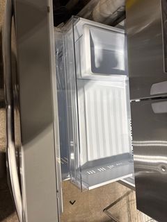 31 cu. ft. SMART Standard Depth MAX French Door Refrigerator with Dual Ice Makers in PrintProof Stainless Steel - Image 7