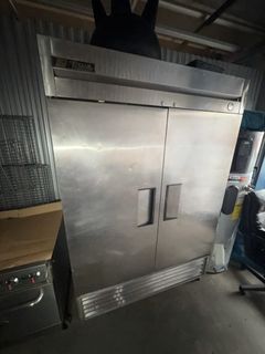 True T-49F Stainless Steel Double Door Freezer - Image 2