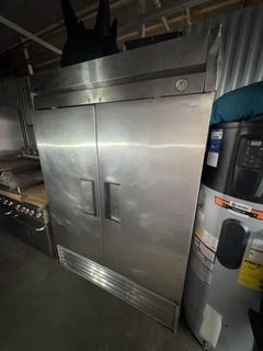 True T-49F Stainless Steel Double Door Freezer - Image 3