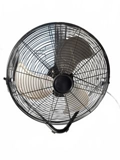 Mainstays SFC1840B 18" Electric Portable Fan - Image 1
